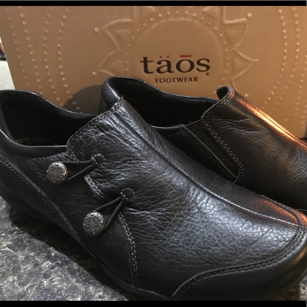 Taos black leather shoes